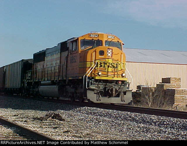 BNSF 8852